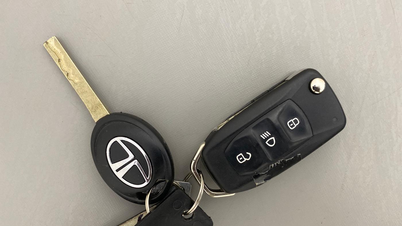 2023 Tata NEXON XM PETROL, Petrol, Manual, 22,115 km, Key Close Up