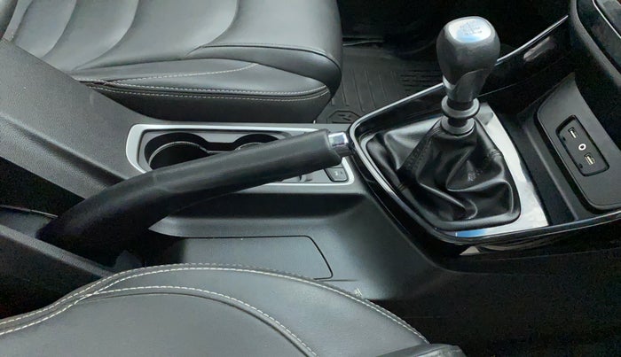 2019 MG HECTOR SHARP HYBRID 1.5 PETROL, Petrol, Manual, 33,774 km, Gear Lever