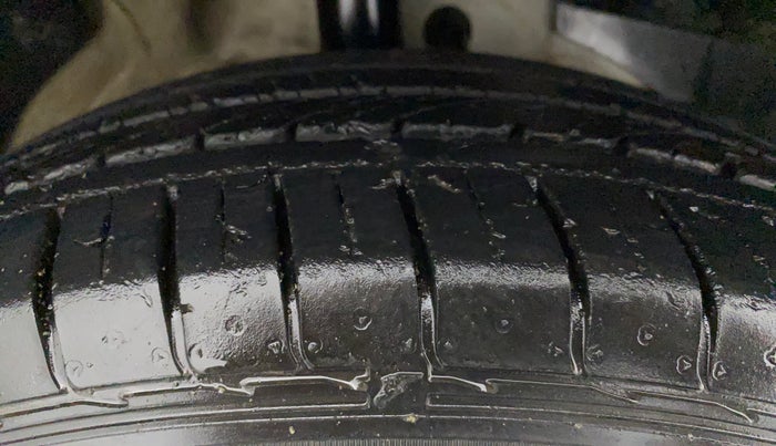 2019 MG HECTOR SHARP HYBRID 1.5 PETROL, Petrol, Manual, 33,774 km, Right Front Tyre Tread