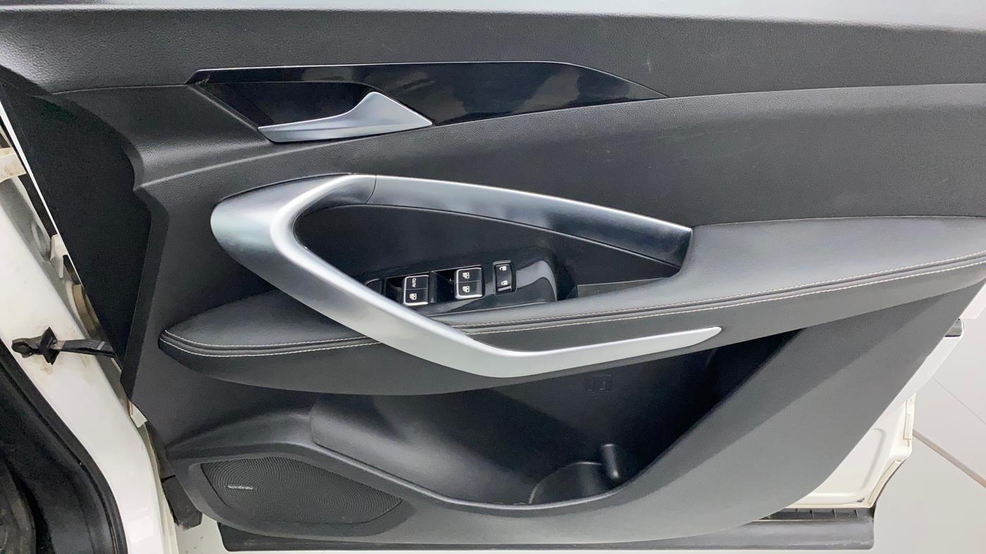 2019 MG HECTOR SHARP HYBRID 1.5 PETROL, Petrol, Manual, 33,774 km, Driver Side Door Panels Control