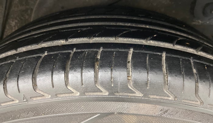 2014 Hyundai Verna FLUIDIC 1.6 CRDI SX, Diesel, Manual, 78,993 km, Left Rear Tyre Tread