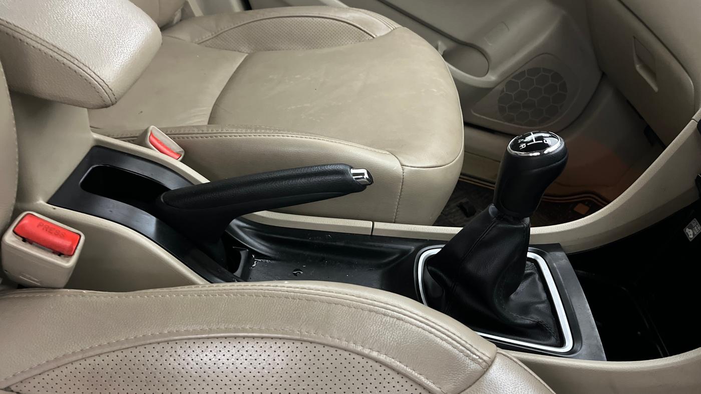 2018 Maruti Ciaz ALPHA 1.4 PETROL, Petrol, Manual, 47,355 km, Gear Lever