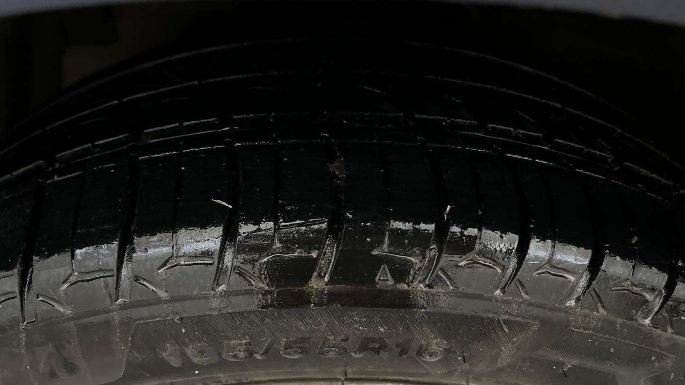 2018 Maruti Ciaz ALPHA 1.4 PETROL, Petrol, Manual, 47,355 km, Left Front Tyre Tread
