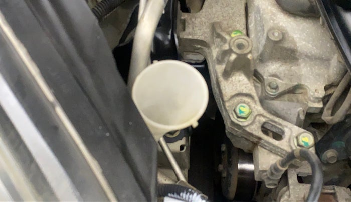 2013 Renault Pulse RXL PETROL, Petrol, Manual, 97,329 km, Front windshield - Wiper bottle cap missing