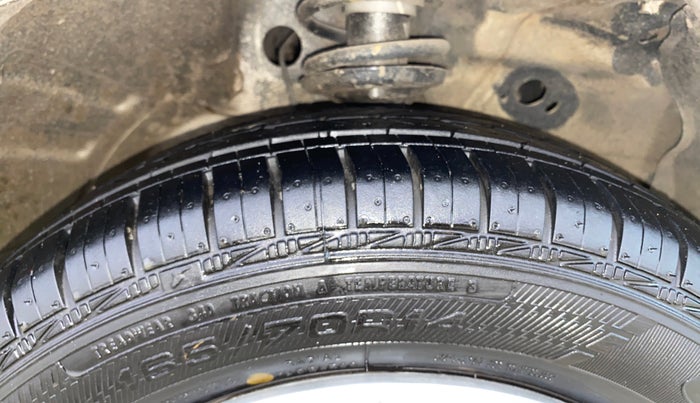 2013 Maruti Wagon R 1.0 VXI, Petrol, Manual, 84,289 km, Right Front Tyre Tread