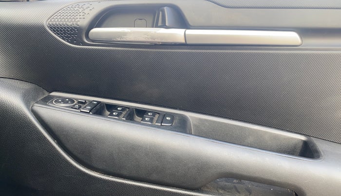 2020 KIA SONET HTK PLUS 1.0 DCT, Petrol, Automatic, 59,261 km, Driver Side Door Panels Control