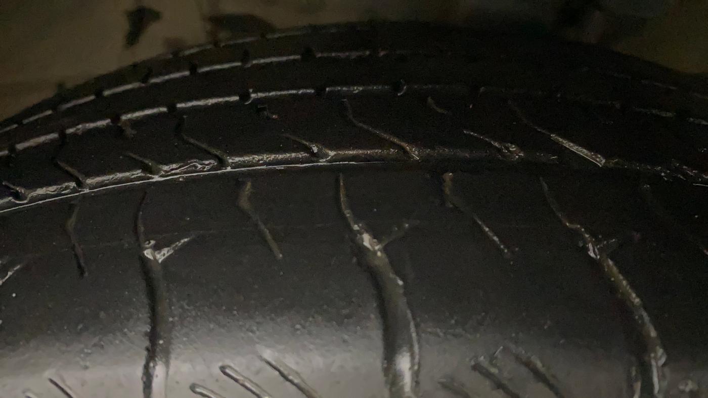 2023 Hyundai ALCAZAR PLATINUM(O) 7STR 1.5 AT, Diesel, Automatic, 19,266 km, Right Front Tyre Tread