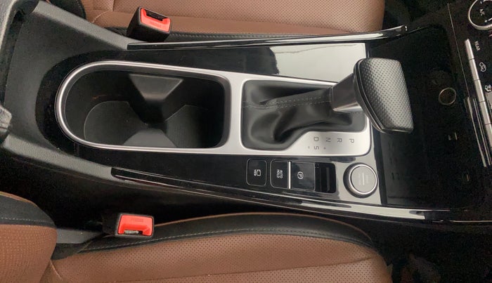 2023 Hyundai ALCAZAR PLATINUM(O) 7STR 1.5 AT, Diesel, Automatic, 19,266 km, Gear Lever