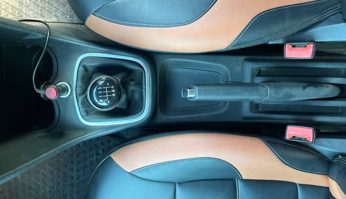 2020 Volkswagen Polo HIGHLINE PLUS 1.0, Petrol, Manual, 95,155 km, Gear Lever