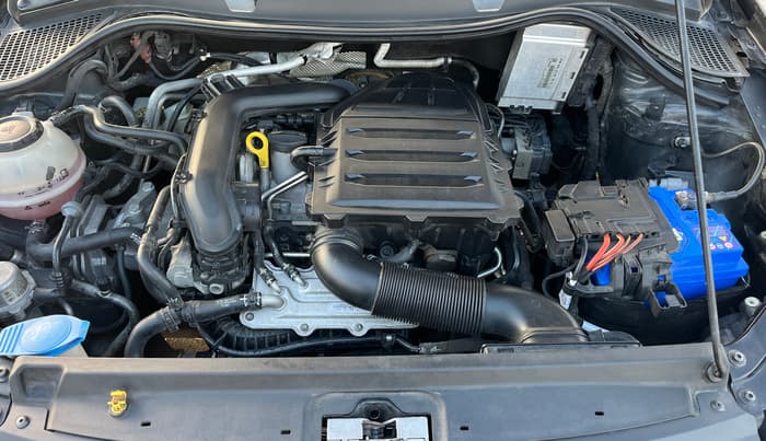 2020 Volkswagen Polo HIGHLINE PLUS 1.0, Petrol, Manual, 95,155 km, Engine View