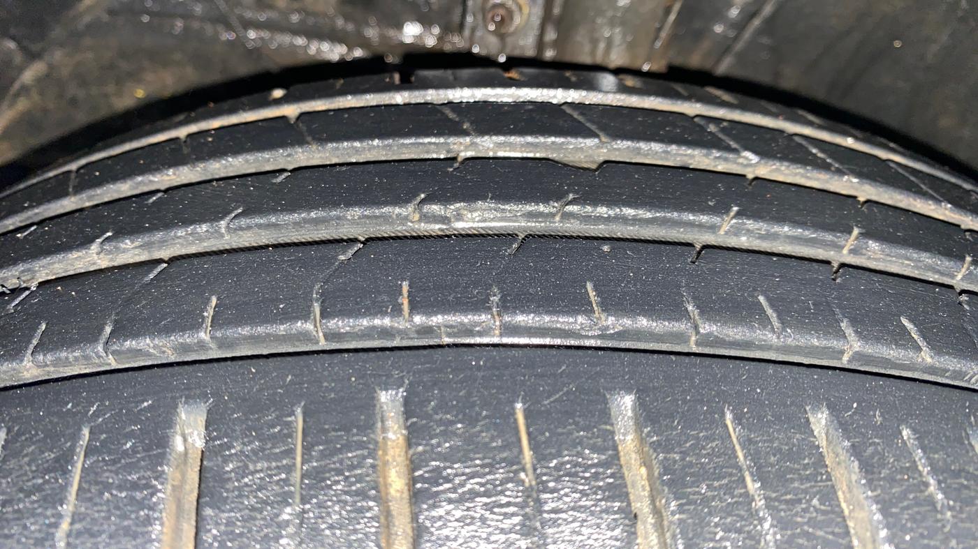 2020 Toyota Glanza G, Petrol, Manual, 27,466 km, Left Front Tyre Tread