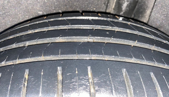 2020 Toyota Glanza G, Petrol, Manual, 27,466 km, Left Rear Tyre Tread