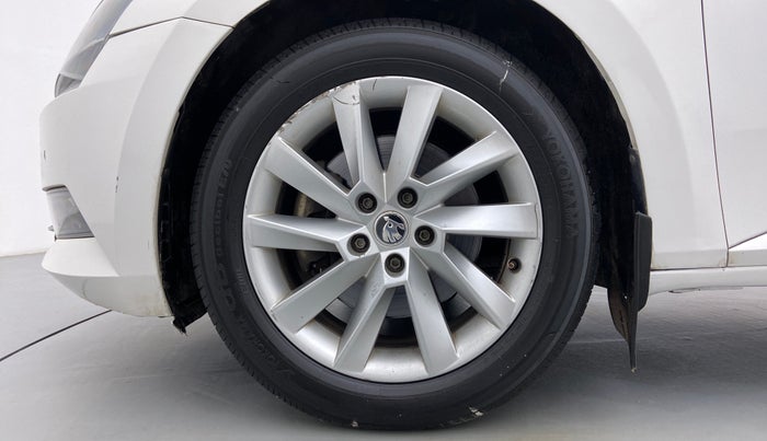2016 Skoda Superb 1.8 TSI LK AT, Petrol, Automatic, 24,103 km, Left Front Wheel