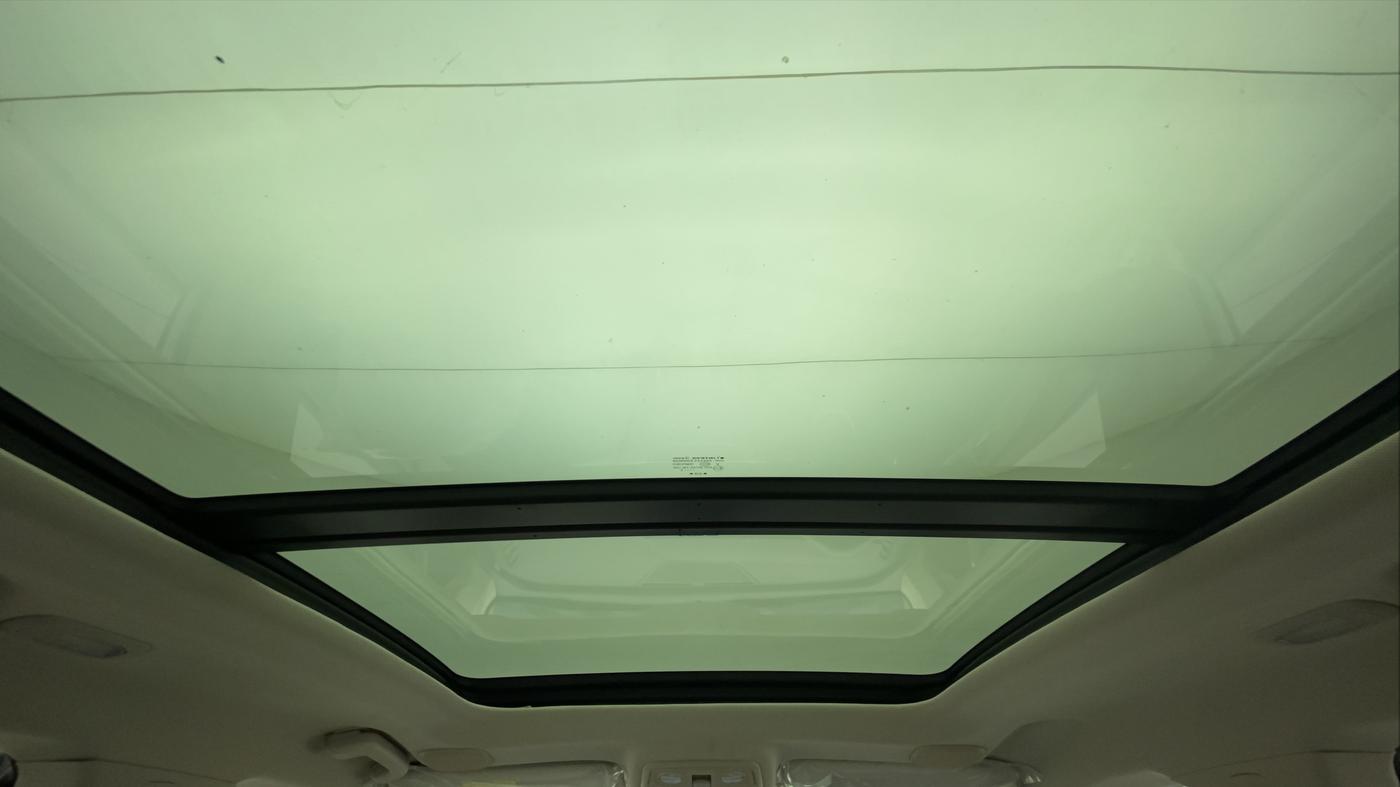 2022 Mahindra XUV700 AX 7 LUXURY D AWD AT 7 STR, Diesel, Automatic, 4,418 km, Moonroof/ Sunroof