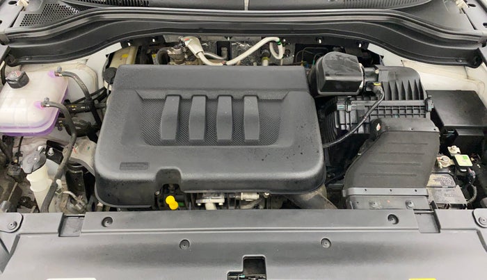 2022 Mahindra XUV700 AX 7 LUXURY D AWD AT 7 STR, Diesel, Automatic, 4,418 km, Open Bonet