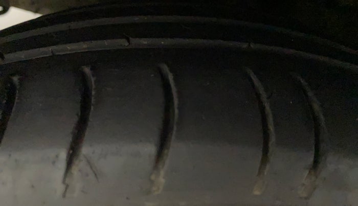 2010 Hyundai i10 MAGNA 1.2, Petrol, Manual, 58,636 km, Right Rear Tyre Tread