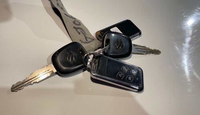 2017 Maruti Alto 800 LXI, Petrol, Manual, 82,227 km, Key Close Up