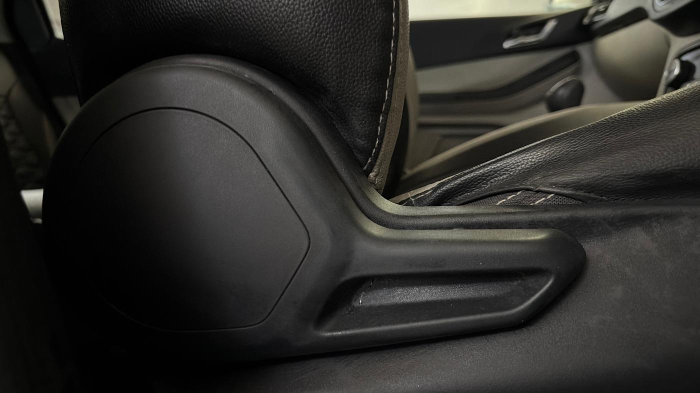 2022 Tata Tiago XZ PLUS PETROL, Petrol, Manual, 37,108 km, Driver Side Adjustment Panel