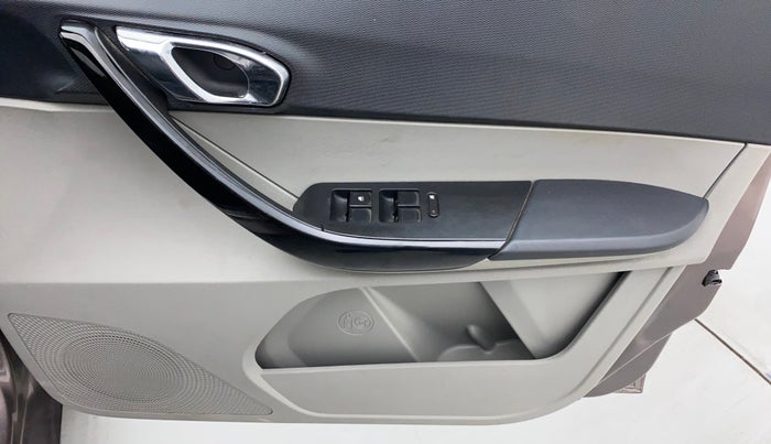 2018 Tata Tiago XZ PETROL, Petrol, Manual, 30,392 km, Driver Side Door Panels Control