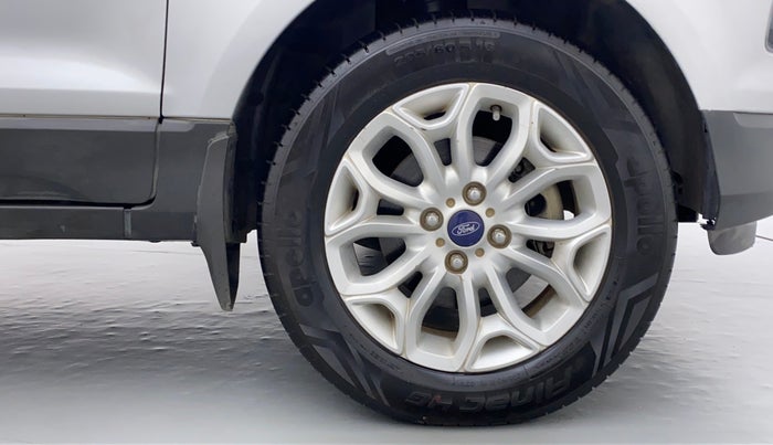 2013 Ford Ecosport 1.5TITANIUM TDCI, Diesel, Manual, 1,06,815 km, Right Front Wheel