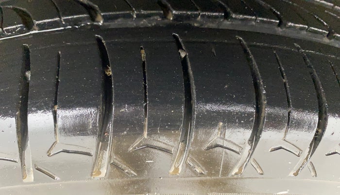 2019 Hyundai Elite i20 SPORTZ PLUS  1.2 CVT, Petrol, Automatic, 72,291 km, Left Front Tyre Tread