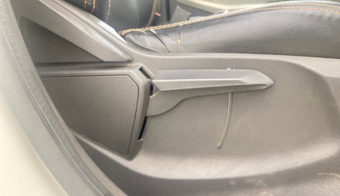 2015 Ford Ecosport TITANIUM 1.5L PETROL AT, Petrol, Automatic, 37,688 km, Driver Side Adjustment Panel