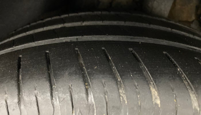 2018 Hyundai New Elantra 2.0 SX AT PETROL, Petrol, Automatic, 26,986 km, Left Rear Tyre Tread