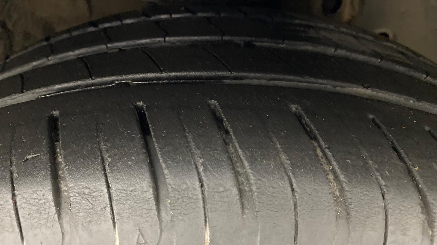 2018 Hyundai New Elantra 2.0 SX AT PETROL, Petrol, Automatic, 26,986 km, Right Front Tyre Tread