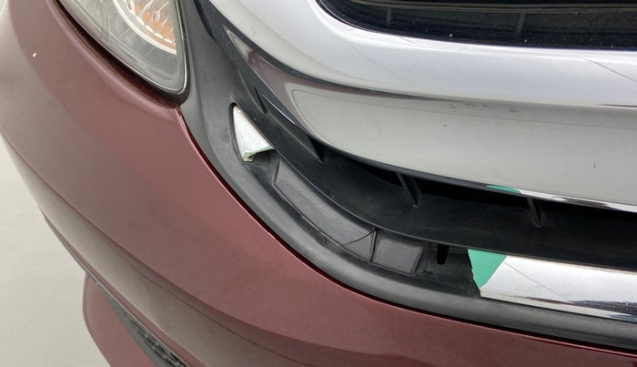 2016 Honda Amaze 1.2L I-VTEC S AT, Petrol, Automatic, 98,332 km, Front bumper - Chrome strip damage