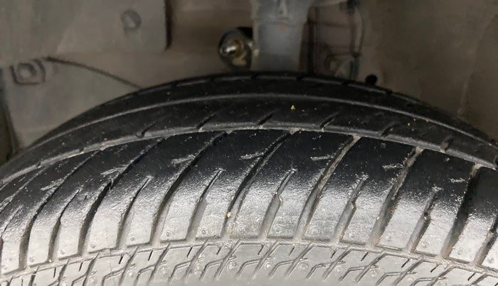 2016 Honda Amaze 1.2L I-VTEC S AT, Petrol, Automatic, 98,332 km, Left Front Tyre Tread