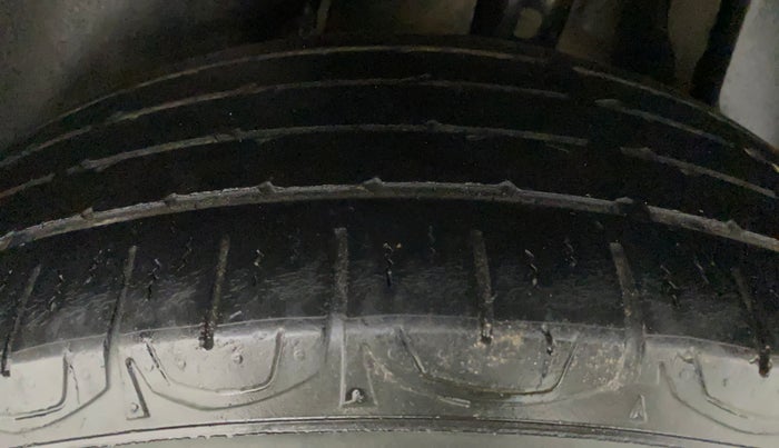 2019 Jeep Compass SPORT 1.4 PETROL, Petrol, Manual, 76,285 km, Left Rear Tyre Tread