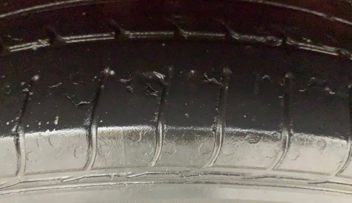 2017 Hyundai Grand i10 SPORTZ (O) AT 1.2 KAPPA VTVT, Petrol, Automatic, 96,928 km, Left Front Tyre Tread