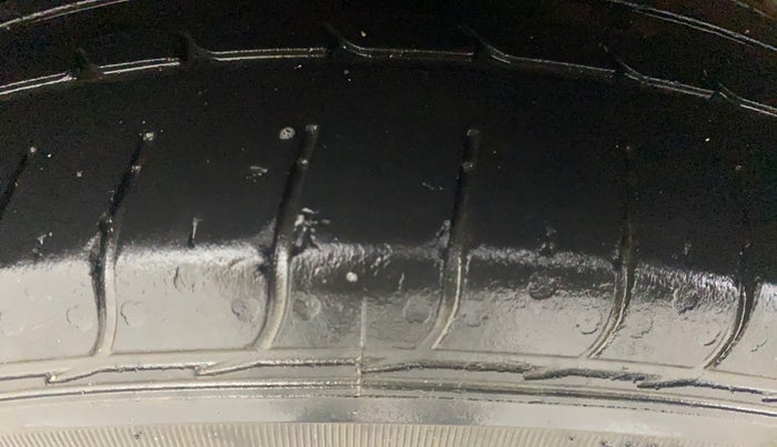 2017 Hyundai Grand i10 SPORTZ (O) AT 1.2 KAPPA VTVT, Petrol, Automatic, 96,928 km, Right Rear Tyre Tread