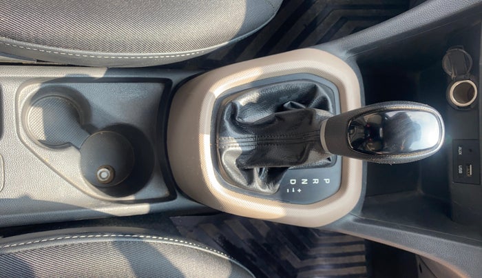 2017 Hyundai Grand i10 SPORTZ (O) AT 1.2 KAPPA VTVT, Petrol, Automatic, 96,928 km, Gear Lever