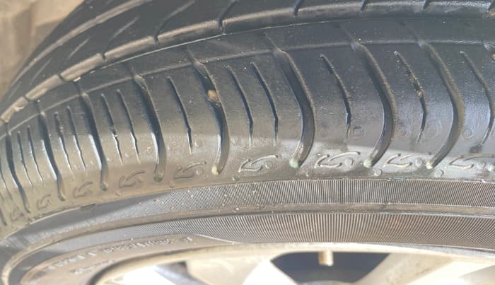 2018 Honda Amaze 1.2L I-VTEC VX, Petrol, Manual, 75,906 km, Right Front Tyre Tread