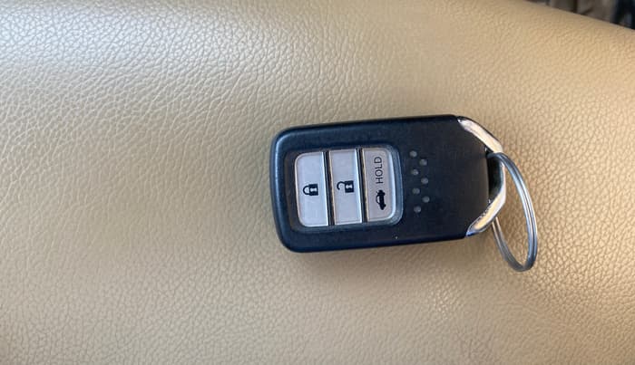 2018 Honda Amaze 1.2L I-VTEC VX, Petrol, Manual, 75,906 km, Key Close Up