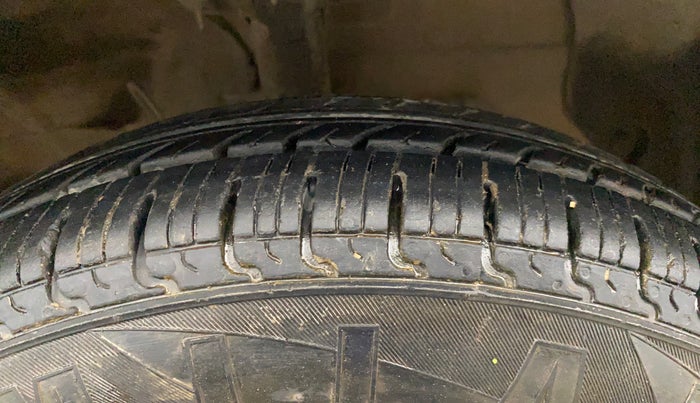 2019 Hyundai NEW SANTRO MAGNA, Petrol, Manual, 60,680 km, Right Front Tyre Tread