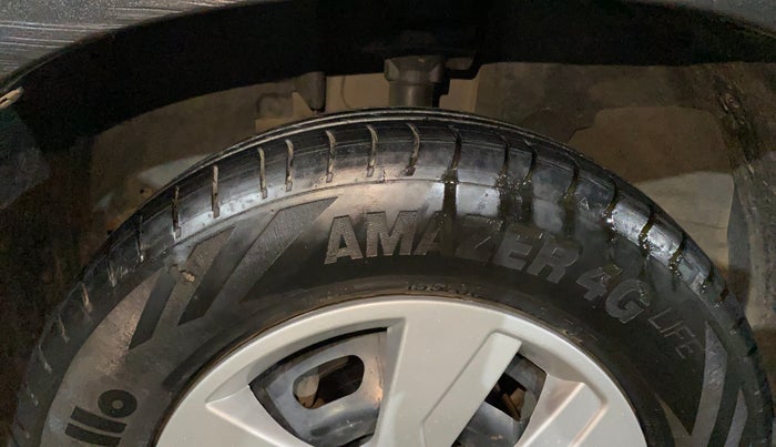 2016 Renault Kwid RXT 0.8, Petrol, Manual, 92,608 km, Left Front Tyre Tread