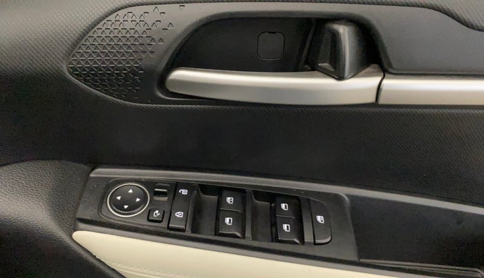 2024 KIA SONET GTX PLUS 1.0 TURBO PETROL DCT, Petrol, Automatic, 32,532 km, Driver Side Door Panels Control