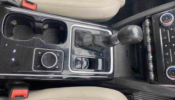 2023 Mahindra XUV700 AX 7 D AT 7 STR, Diesel, Automatic, 87,623 km, Gear Lever