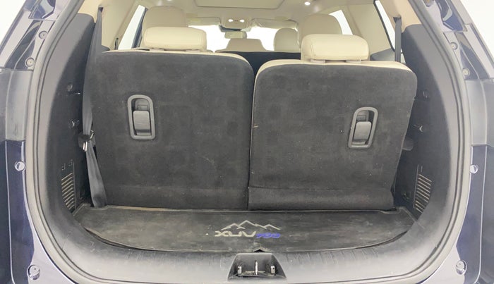 2023 Mahindra XUV700 AX 7 D AT 7 STR, Diesel, Automatic, 87,623 km, Boot Inside