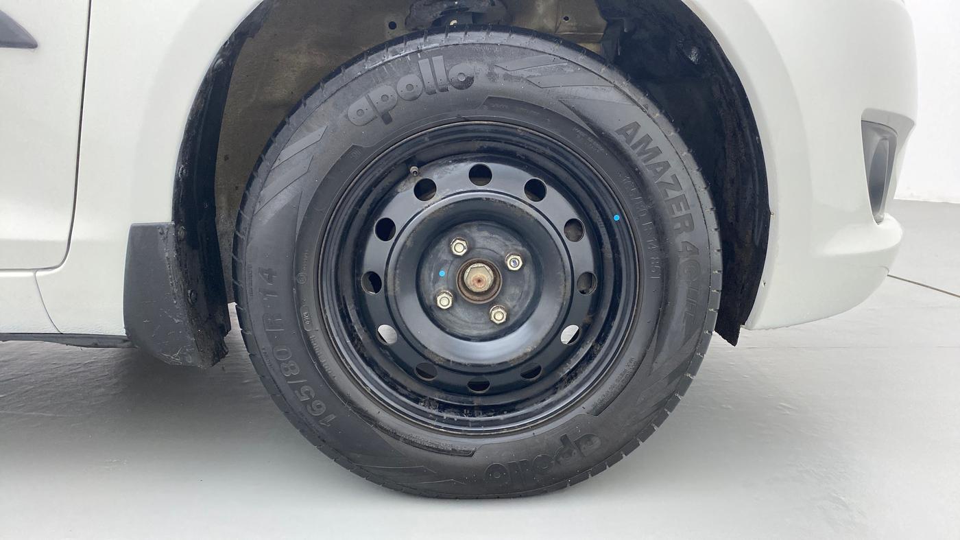 2014 Maruti Swift VXI D, Petrol, Manual, 65,543 km, Right Front Wheel