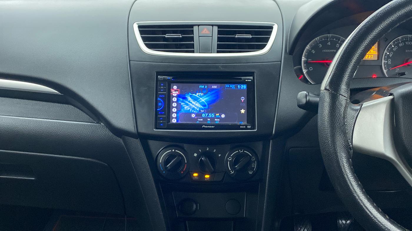 2014 Maruti Swift VXI D, Petrol, Manual, 65,543 km, Air Conditioner