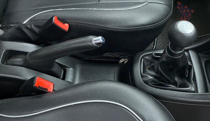 2014 Maruti Swift VXI D, Petrol, Manual, 65,543 km, Gear Lever