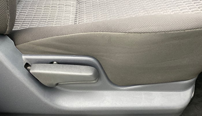 2013 Maruti Ritz VXI, Petrol, Manual, 39,664 km, Driver Side Adjustment Panel