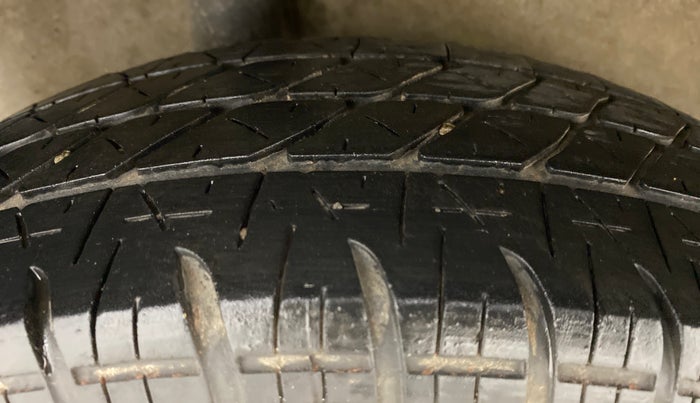 2013 Maruti Ritz VXI, Petrol, Manual, 39,664 km, Right Rear Tyre Tread