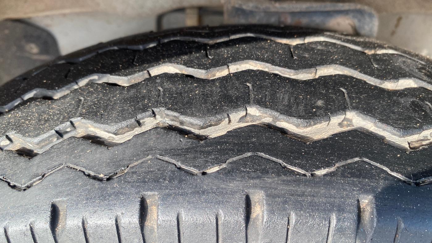 2022 Maruti Eeco 7 STR STD(O), CNG, Manual, 38,328 km, Right Front Tyre Tread