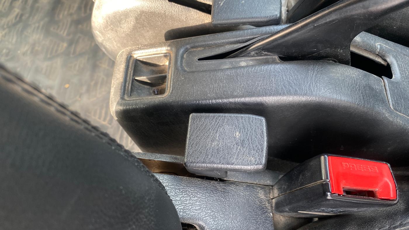 2022 Maruti Eeco 7 STR STD(O), CNG, Manual, 38,328 km, Driver Side Adjustment Panel