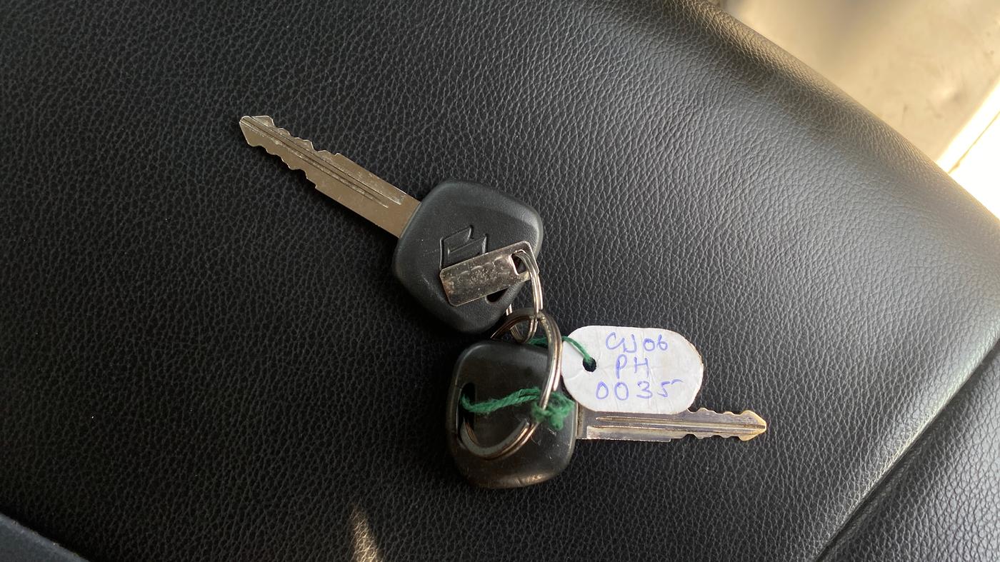 2022 Maruti Eeco 7 STR STD(O), CNG, Manual, 38,328 km, Key Close Up