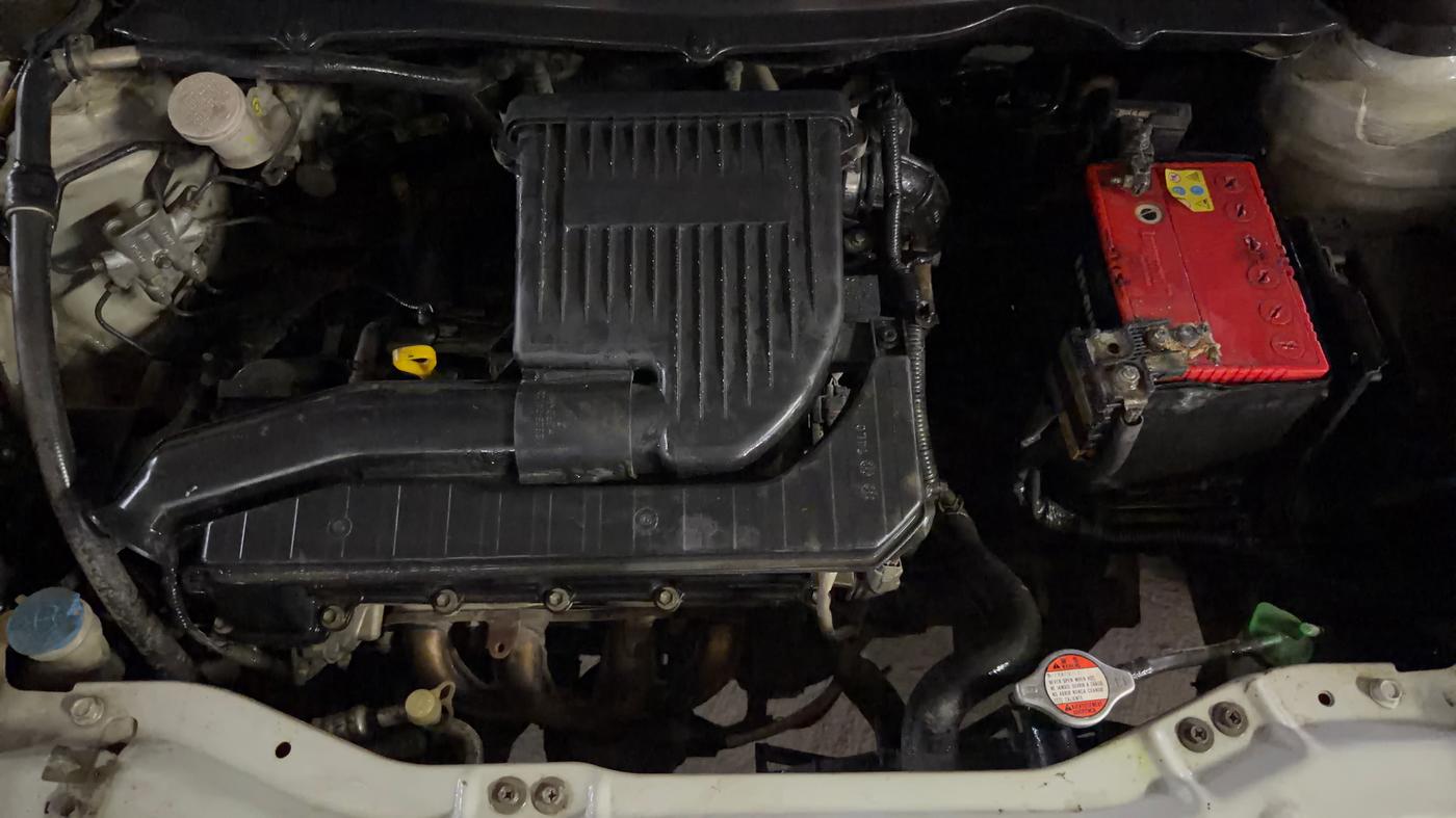 2016 Maruti Swift LXI (O), Petrol, Manual, 1,17,396 km, Engine View
